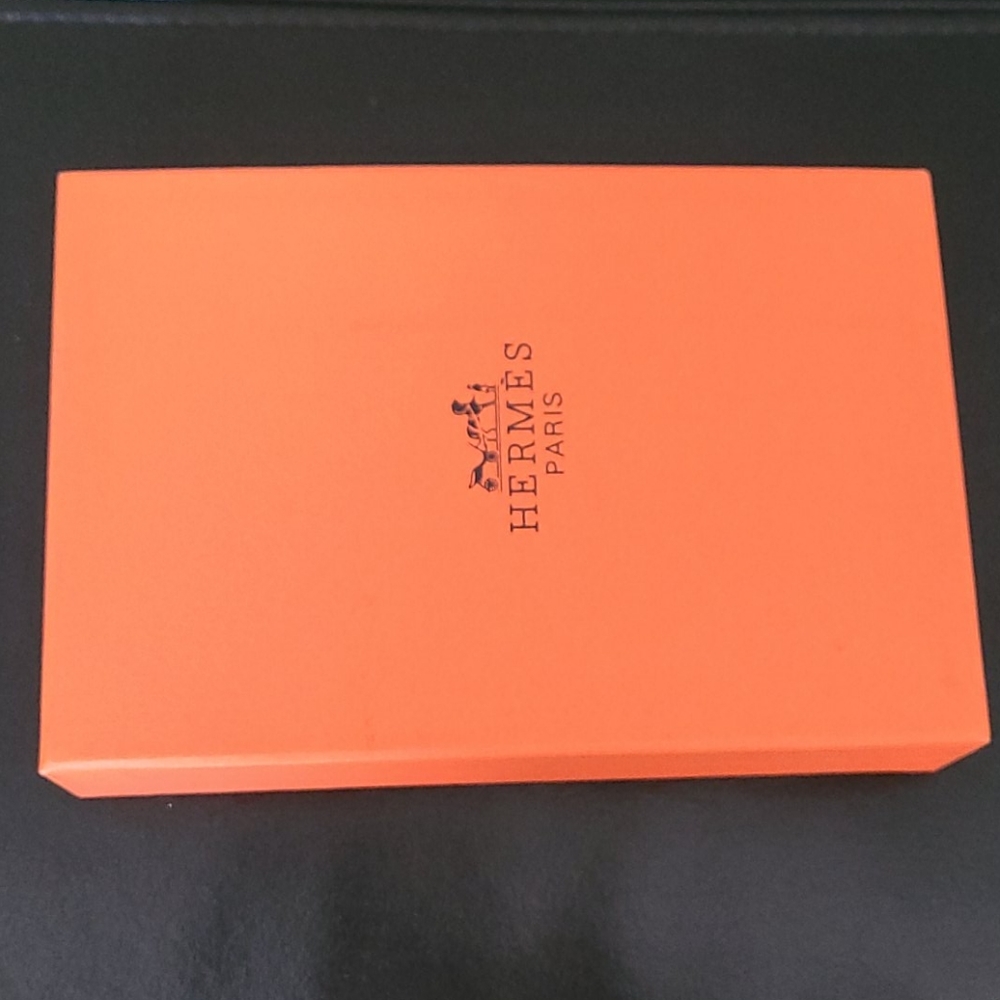 NHermes empty box